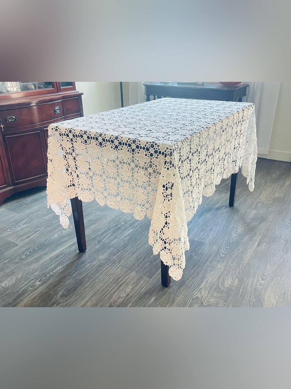 Vintage Crochet Lace Tablecloth Floral Medallion Shabby Grannycore 54x70